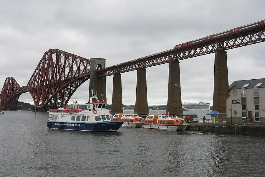 cruise port arrival at south queensferry