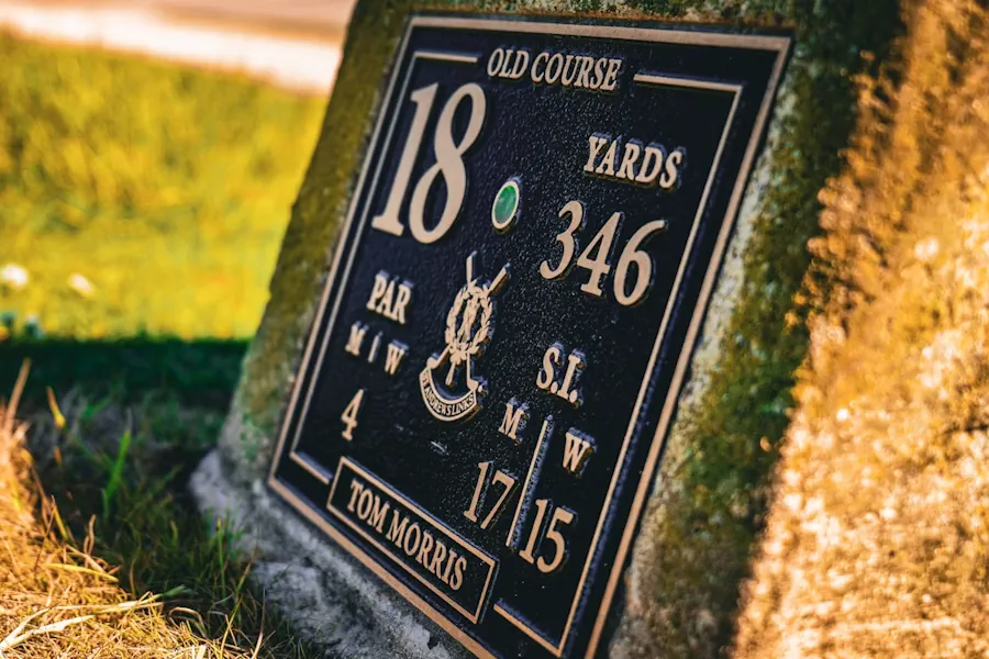 Old Course 18th tee marker beside the fairway at St Andrews